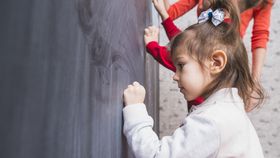 Câte zile libere vor avea elevii în 2024-2025? Calendarul complet al vacanțelor
